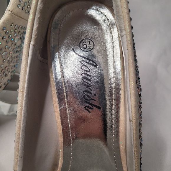 FLOURISH Jeweled Womens Heel 👠 - Picture 6 of 8